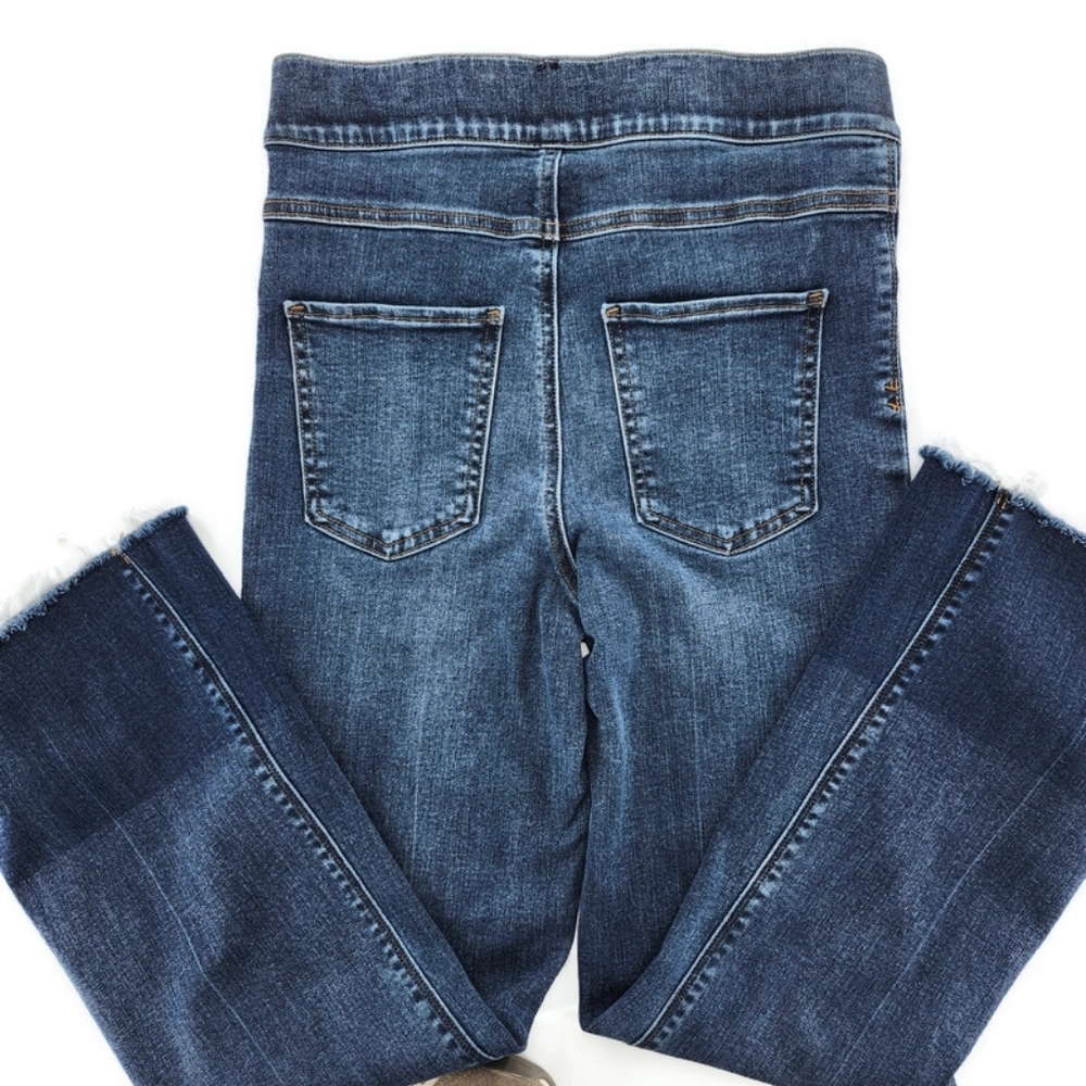 Spanx Medium Blue Wash High-Rise Dip-Dye Raw Hem Cropped Flare Denim Jeans - Picture 4 of 11